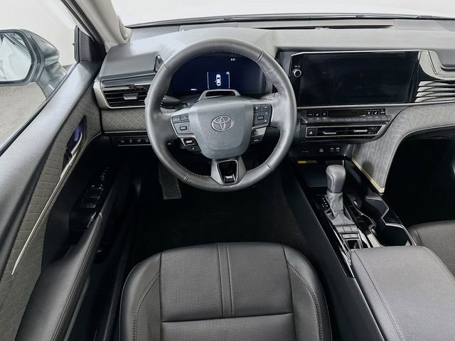Used 2025 Toyota Camry XLE w/ Premium Plus Package image 4