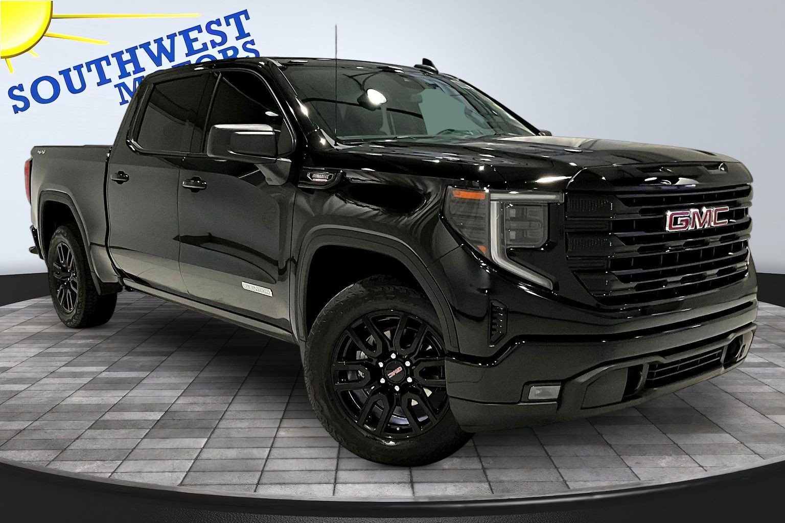 Used 2024 GMC Sierra 1500 Elevation AWD/4WD image 3