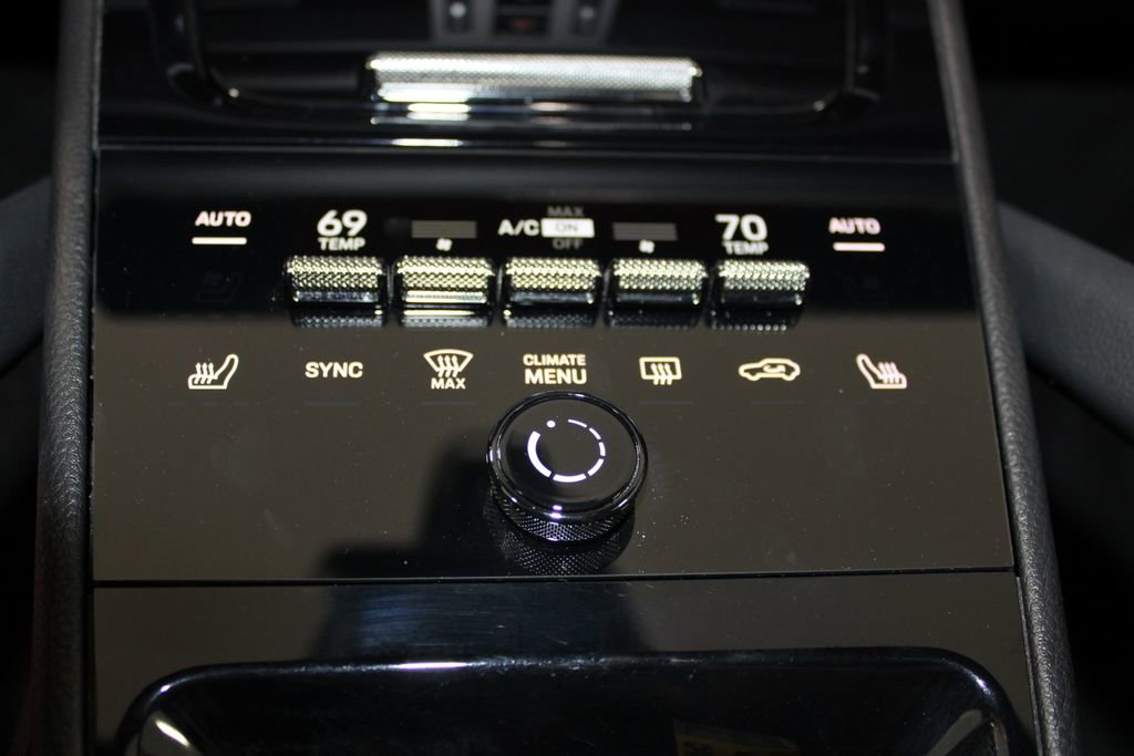 Used 2024 Porsche Cayenne AWD/4WD image 46