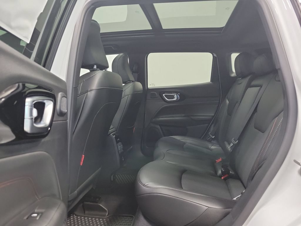 New 2026 Jeep Compass Trailhawk w/ Sun, Sound & Navigation Group AWD/4WD image 9