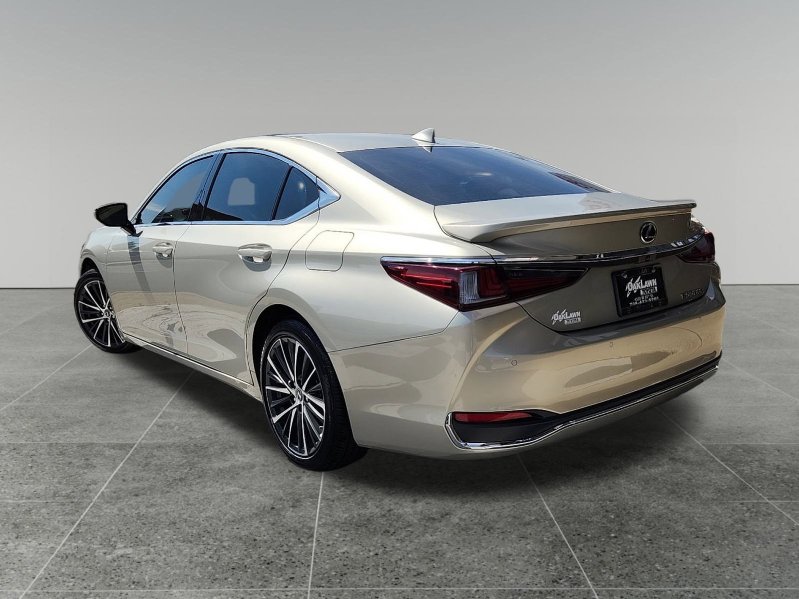 Used 2025 Lexus ES 300h w/ Premium Package image 5