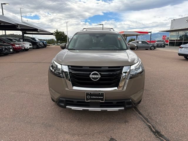 Certified 2025 Nissan Pathfinder Platinum AWD/4WD image 2