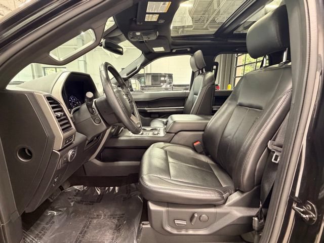 Used 2020 Ford Expedition XLT w/ Equipment Group 202A AWD/4WD image 26