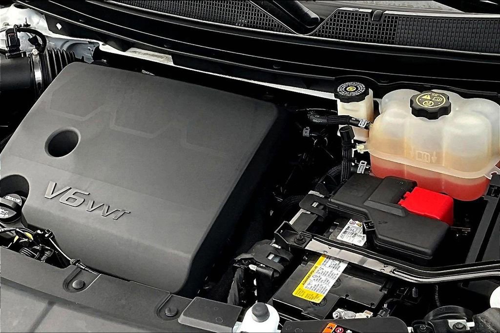 Used 2023 Chevrolet Traverse LT w/ Midnight/Sport Edition AWD/4WD image 31