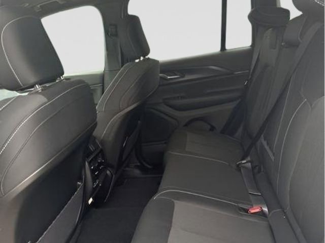 New 2025 Jeep Grand Cherokee Laredo w/ Luxury Tech Group I image 23