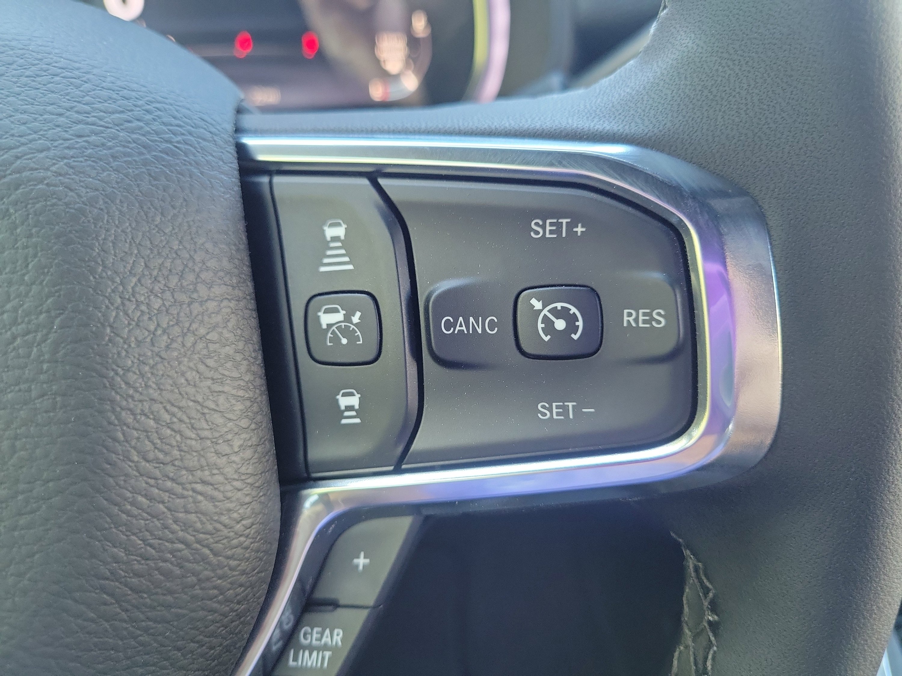 New 2026 RAM 2500 Laramie AWD/4WD image 29