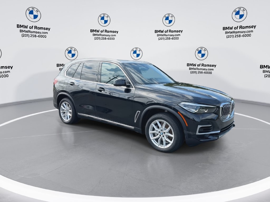 Used 2023 BMW X5 xDrive40i AWD/4WD image 2