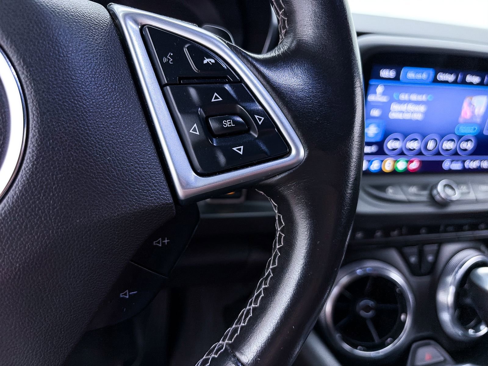 Used 2020 Chevrolet Camaro LT w/ RS Package image 30