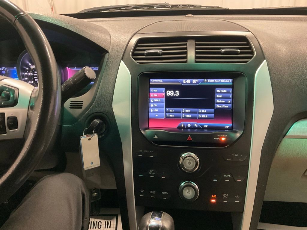 Used 2013 Ford Explorer XLT image 24