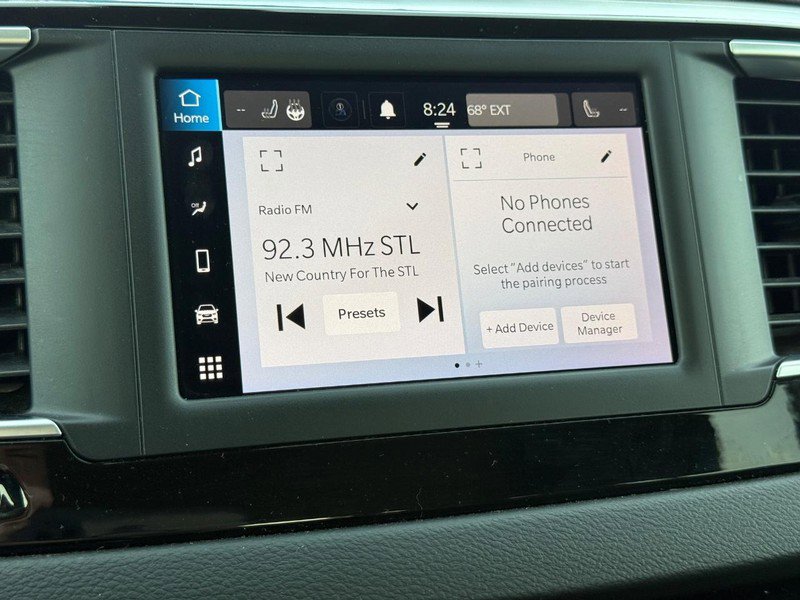 Used 2022 Chrysler Voyager LX image 17