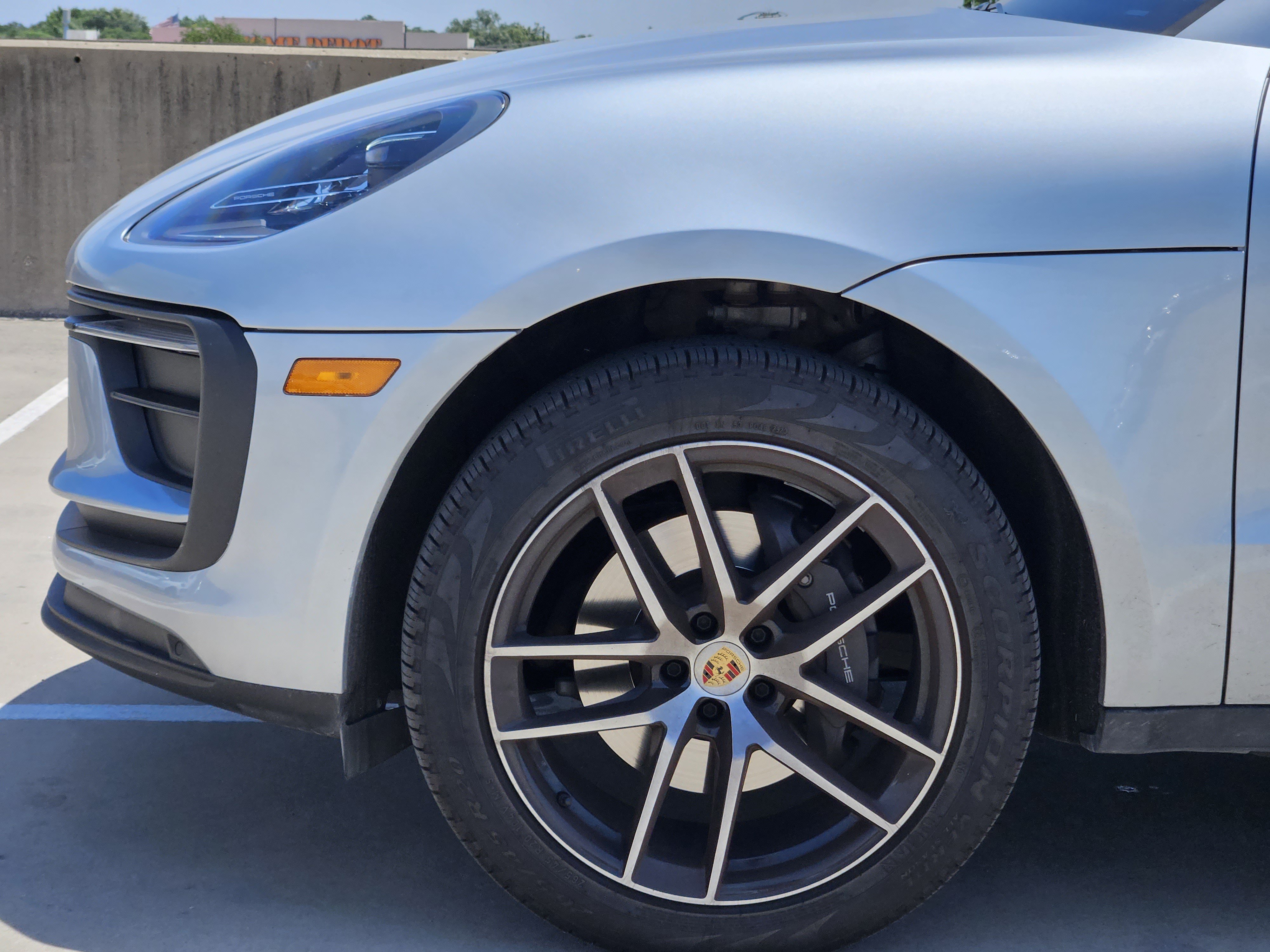 Certified 2023 Porsche Macan AWD/4WD image 13