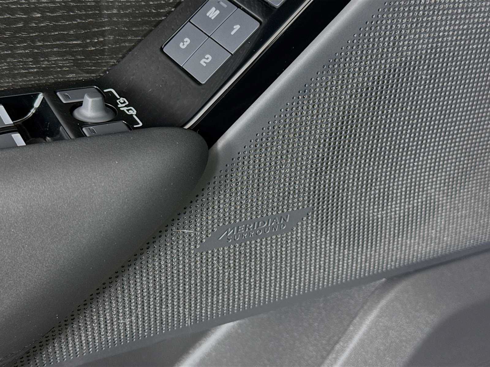 Used 2026 Land Rover Range Rover Velar Dynamic SE AWD/4WD image 19
