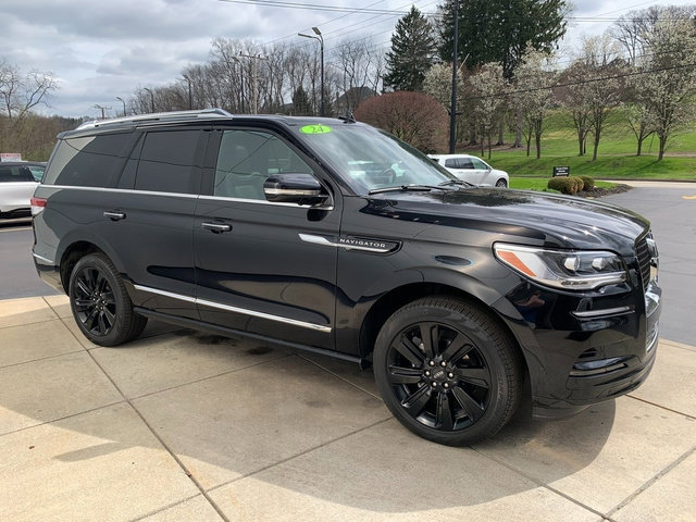 Certified 2024 Lincoln Navigator Reserve AWD/4WD image 8