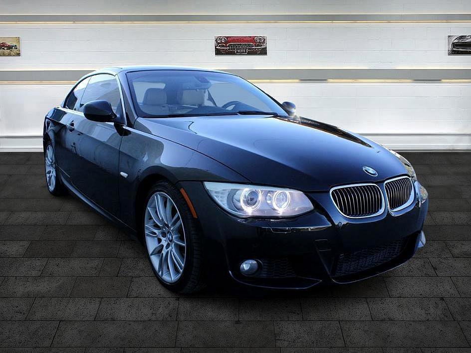 Used 2013 BMW 335i Convertible w/ M Sport Pkg image 1