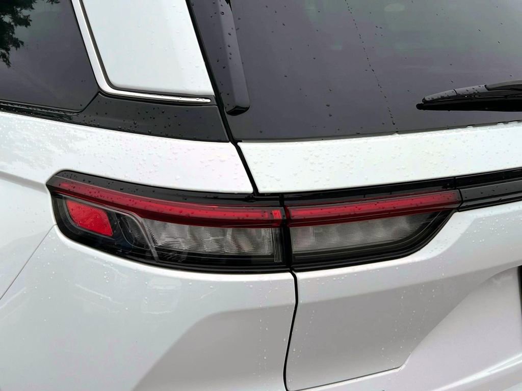 Used 2024 Jeep Grand Cherokee Limited 4xe image 9