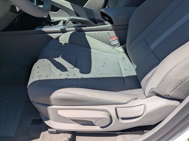 New 2026 Hyundai Elantra SE FWD image 4