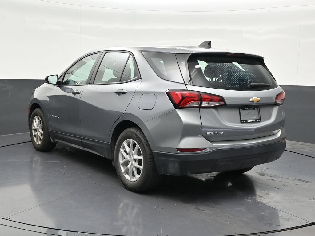 Used 2024 Chevrolet Equinox LS FWD image 3