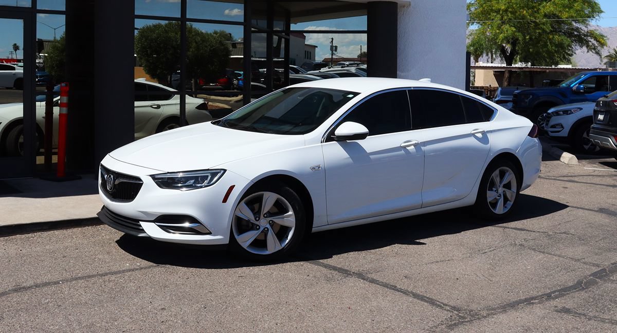 Used 2018 Buick Regal Preferred w/ Sights and Sounds Package FWD image 3