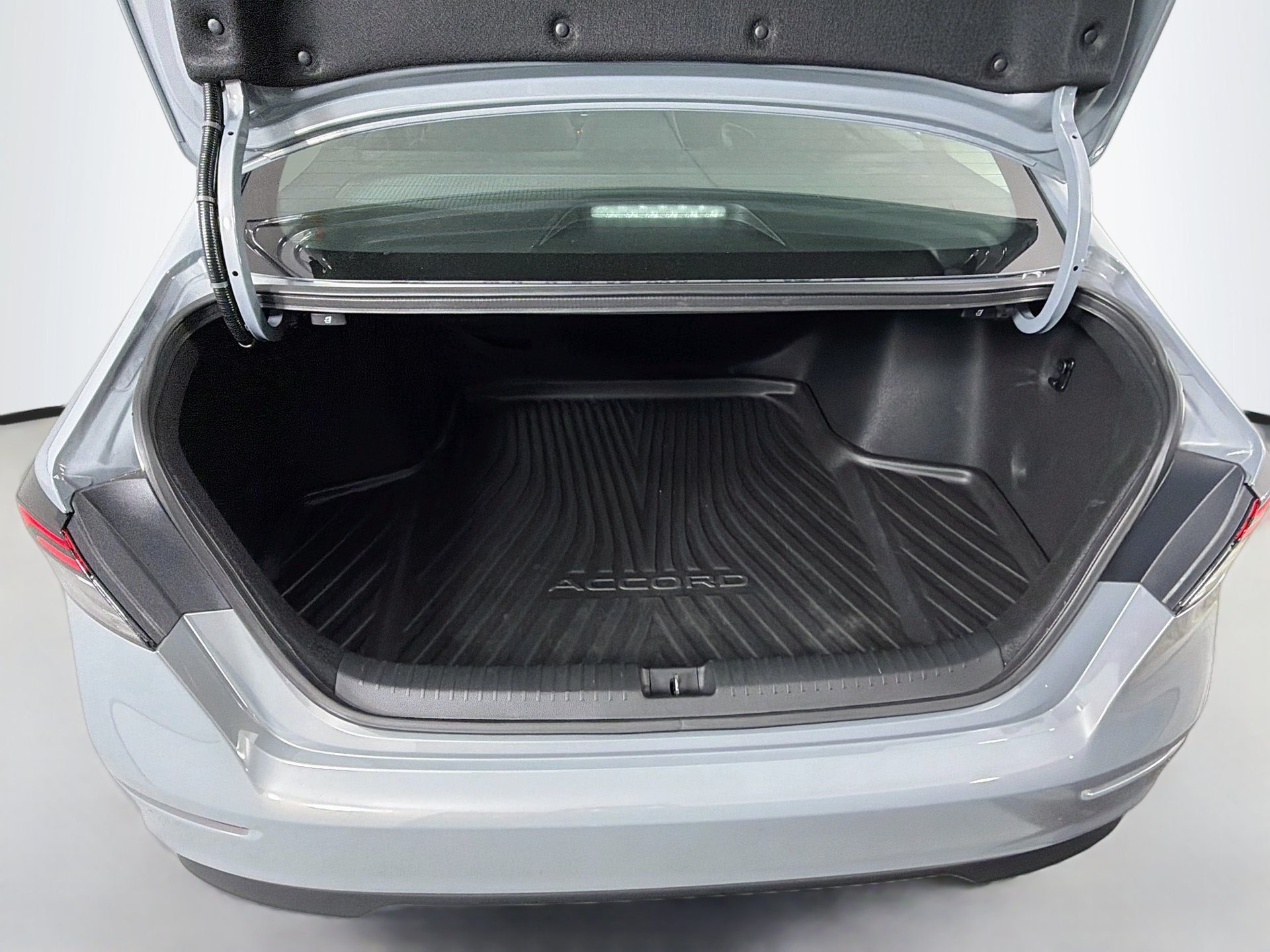 Certified 2025 Honda Accord SE image 13
