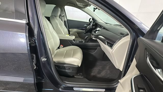 Used 2022 Cadillac XT4 Luxury w/ Driver Awareness Package AWD/4WD image 30