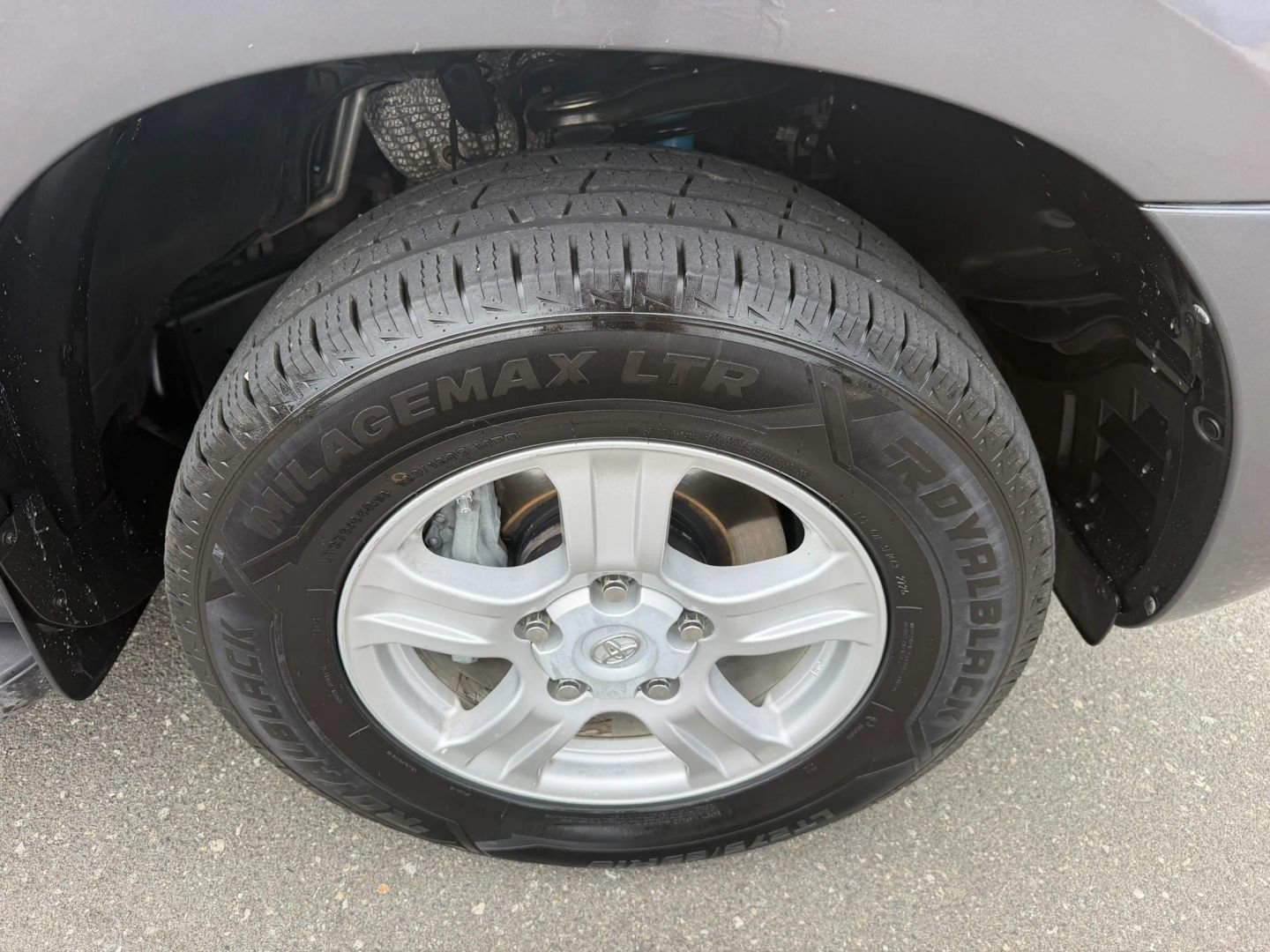 Used 2013 Toyota Sequoia SR5 RWD image 31