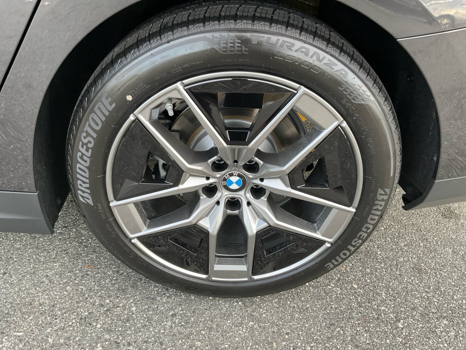 Used 2026 BMW 530i xDrive w/ Premium Package AWD/4WD image 21