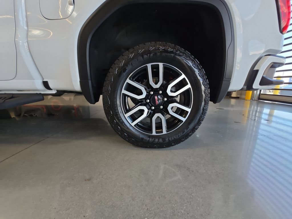 Used 2025 GMC Sierra 1500 AT4 w/ Technology Package AWD/4WD image 26