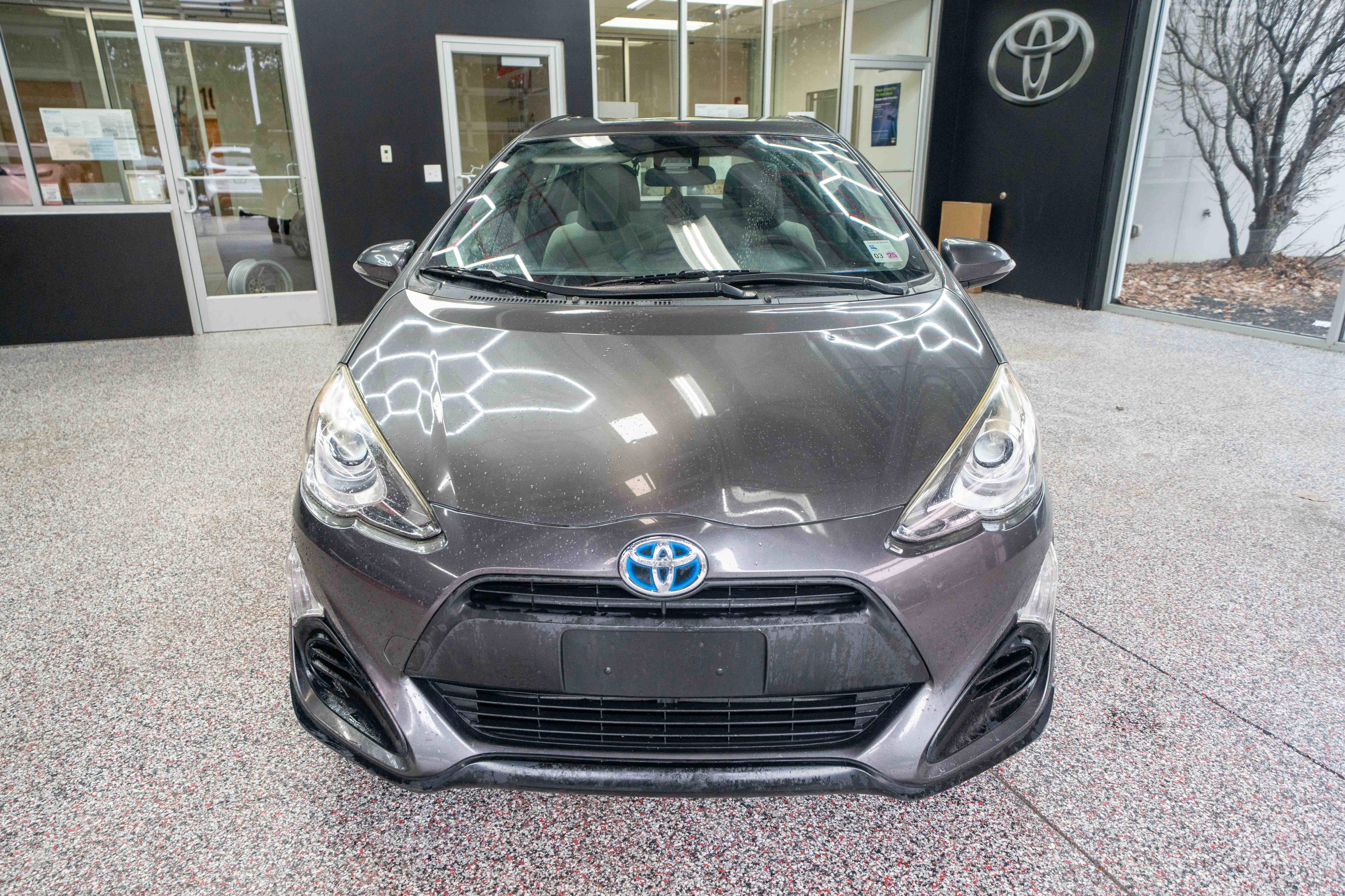 Used 2017 Toyota Prius C One image 6