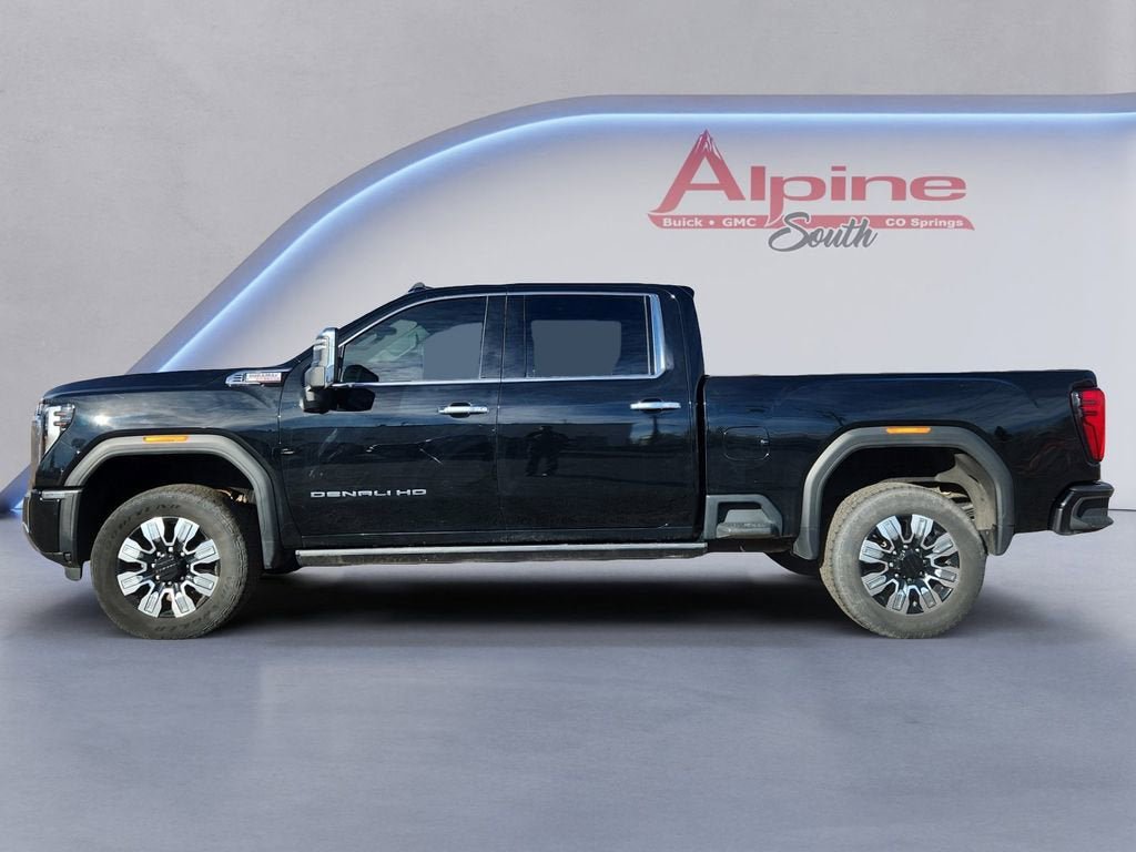 Used 2024 GMC Sierra 2500 Denali w/ Technology Package AWD/4WD image 2
