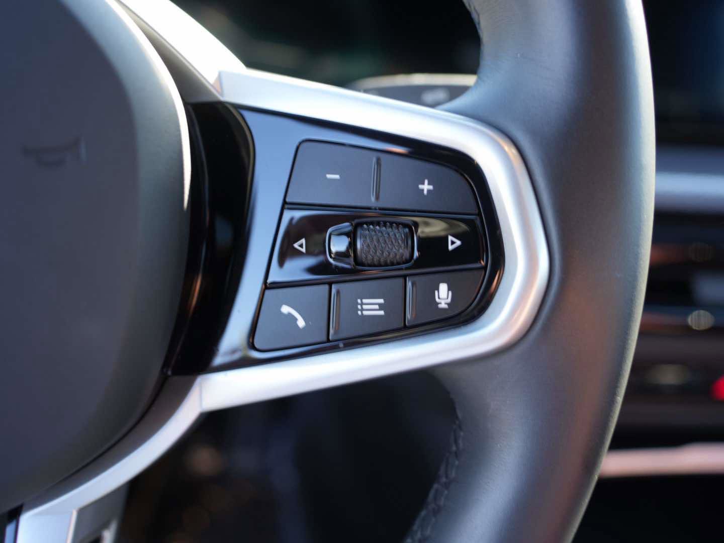 Used 2025 BMW i4 eDrive40 w/ M Sport Package image 16