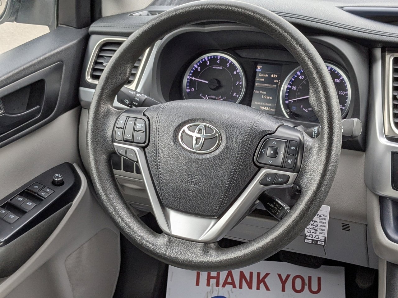 Used 2019 Toyota Highlander LE image 19
