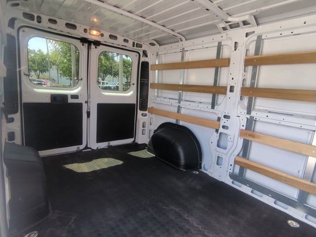 Used 2025 RAM ProMaster 2500 w/ U-Haul Equipment Group FWD image 15