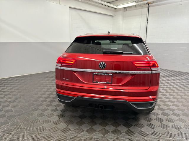 Used 2023 Volkswagen Atlas Cross Sport SE w/ Panoramic Sunroof Package FWD image 6