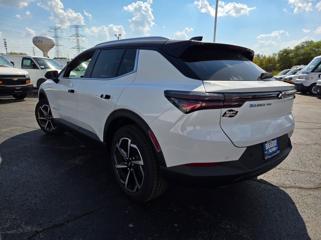 New 2026 Chevrolet Equinox EV LT AWD/4WD image 12