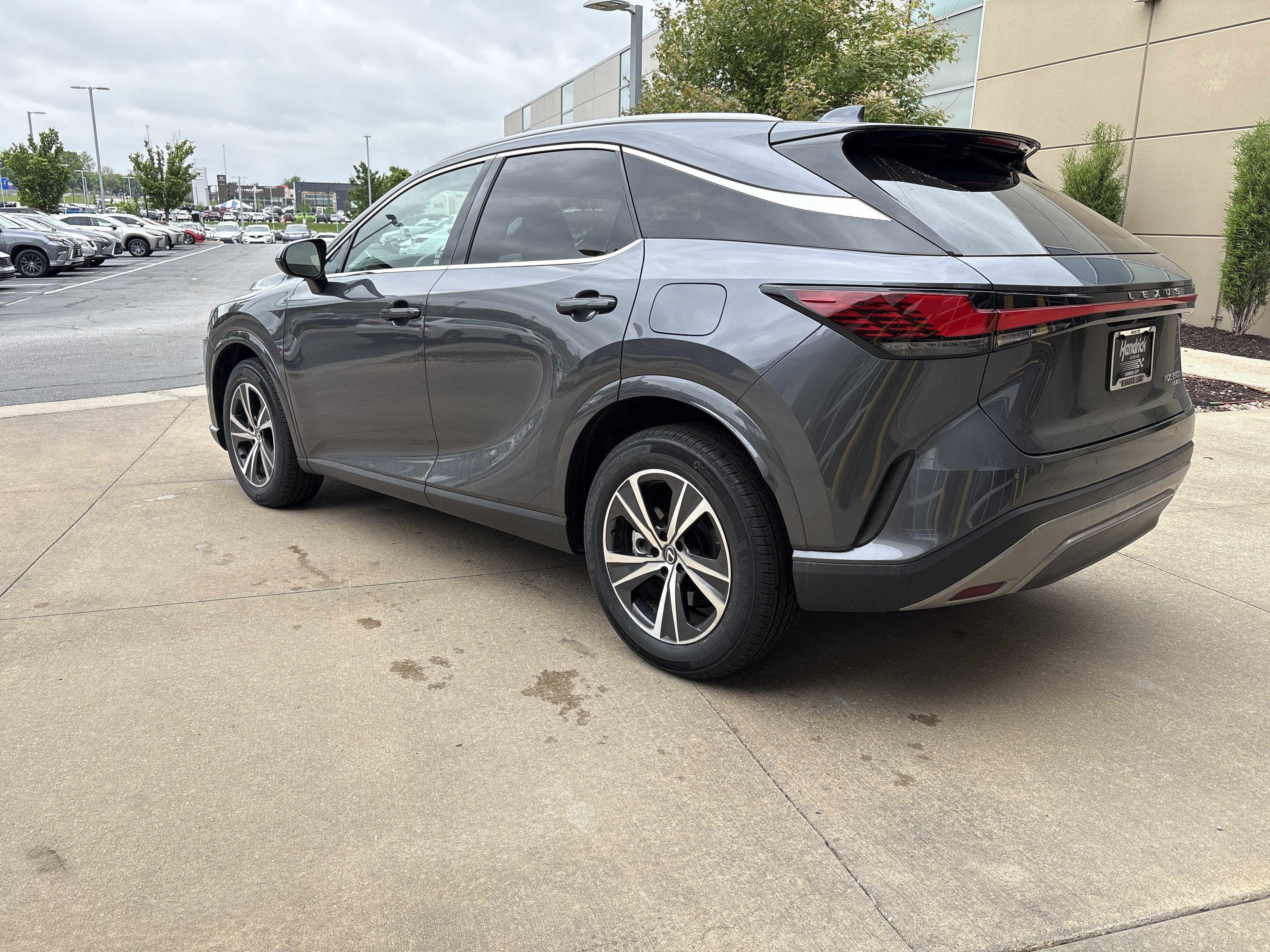 Certified 2024 Lexus RX 350h w/ Cold Area Package AWD/4WD image 28