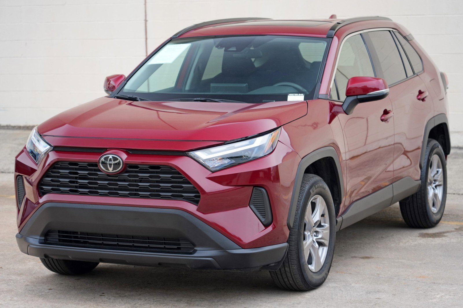 Used 2025 Toyota RAV4 XLE w/ Convenience Package FWD image 46