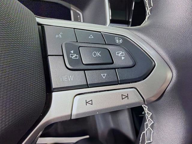 Used 2025 Volkswagen Taos SEL image 12