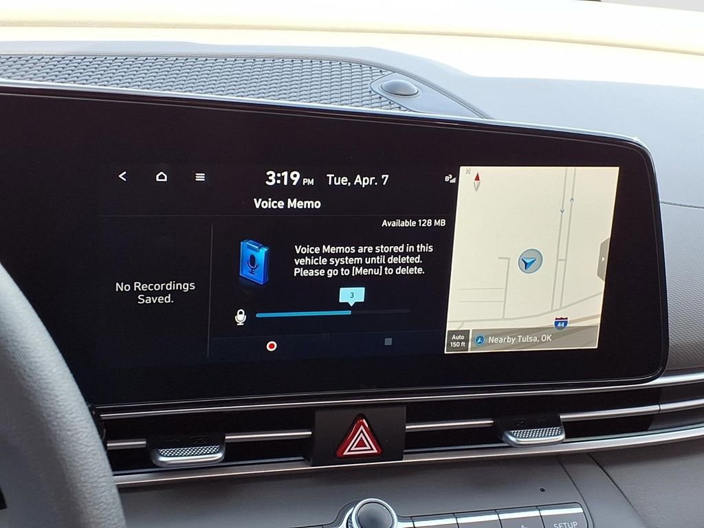 Used 2024 Hyundai Elantra SEL image 25