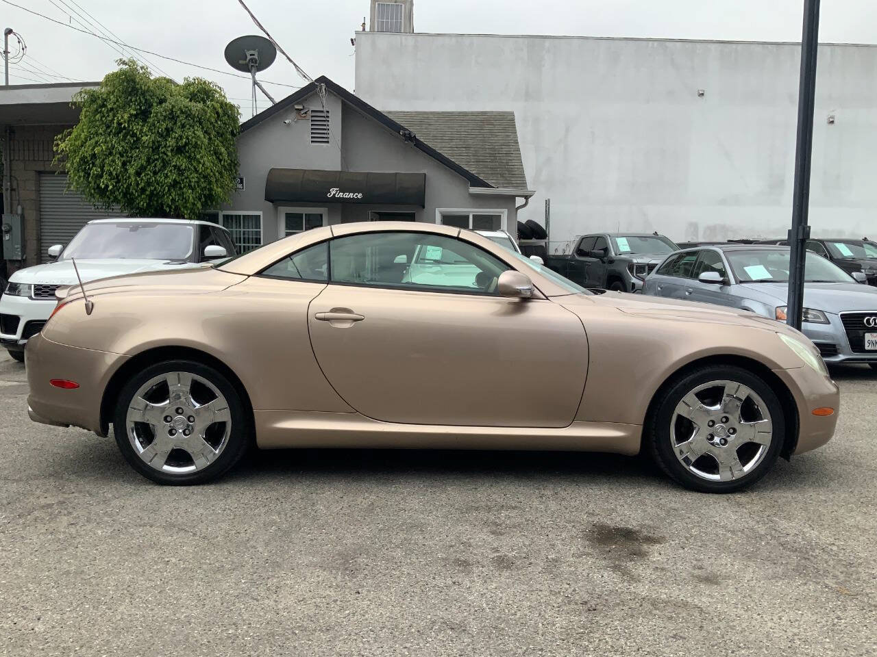 Used 2002 Lexus SC 430 Convertible RWD image 2
