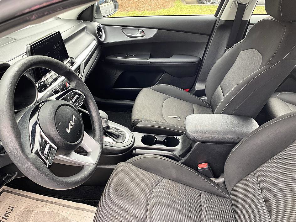 Used 2023 Kia Forte LXS FWD image 11