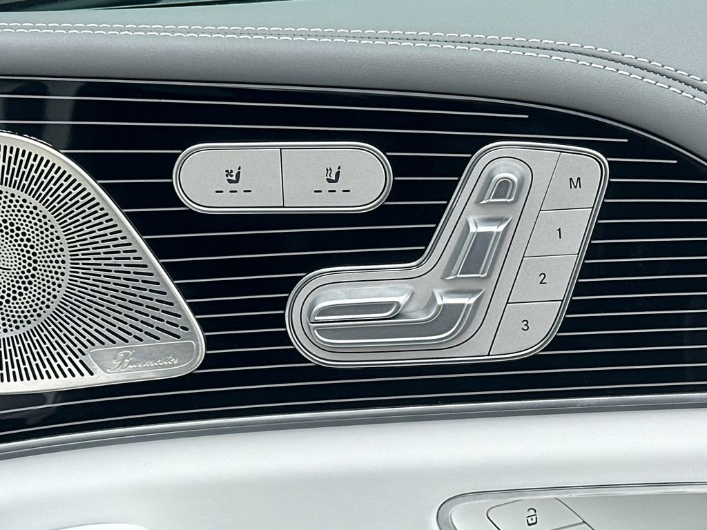 Certified 2025 Mercedes-Benz Maybach GLS 600 4MATIC image 16