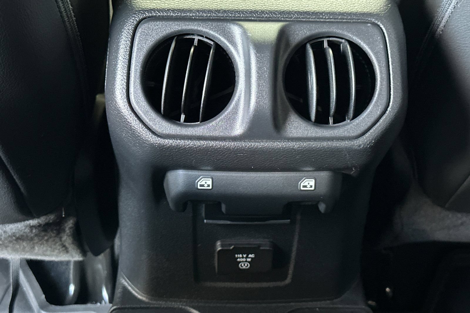 Used 2023 Jeep Gladiator Sport AWD/4WD image 15