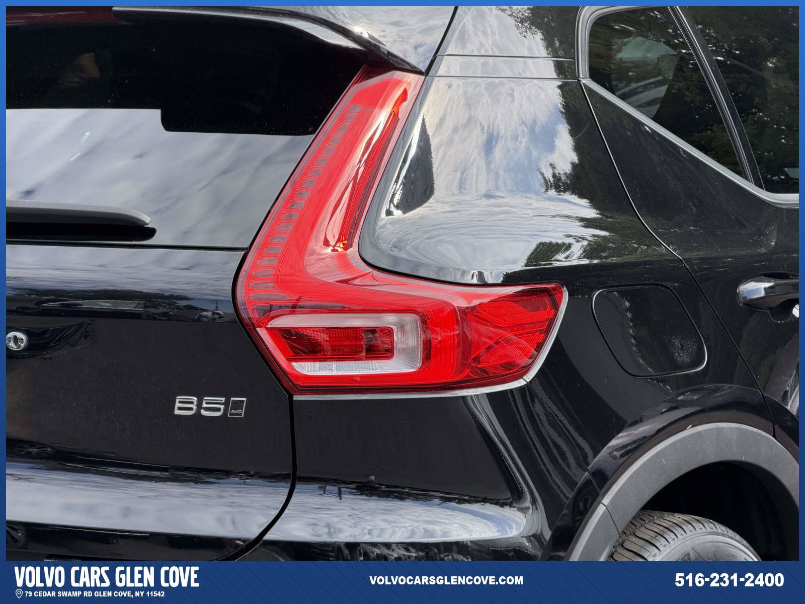 Certified 2023 Volvo XC40 B5 Plus w/ Protection Package Premier AWD/4WD image 11