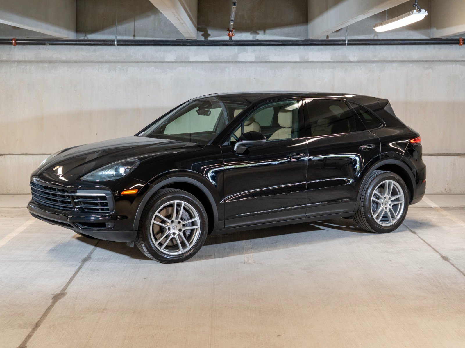 Certified 2022 Porsche Cayenne AWD/4WD image 1