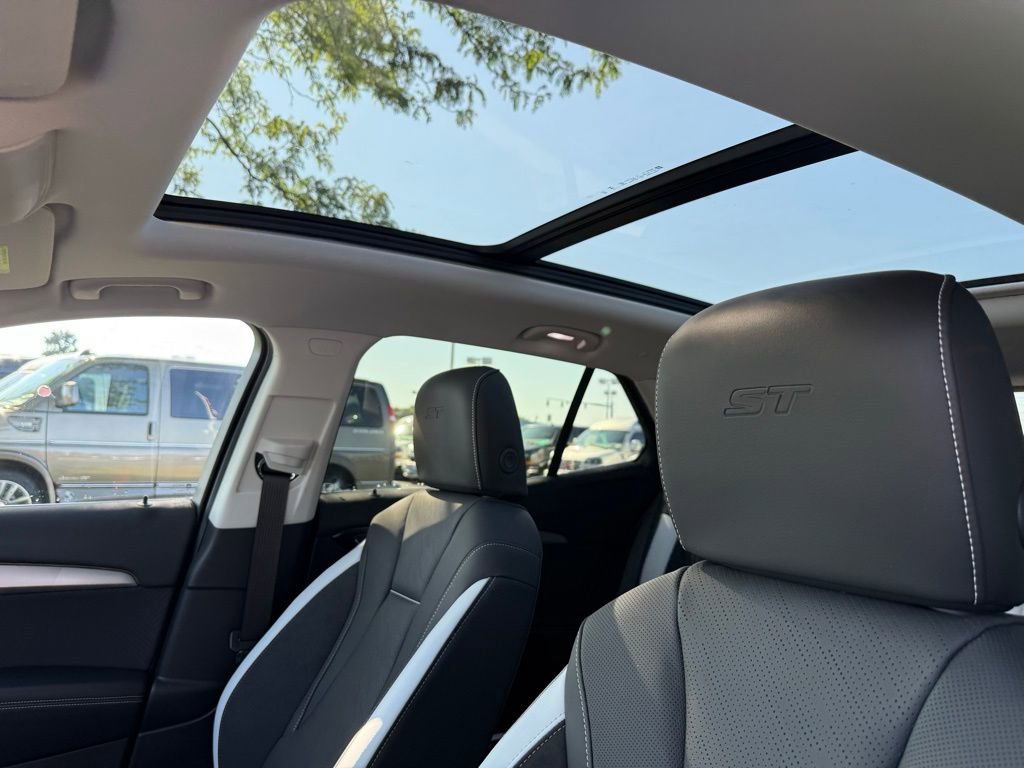 New 2025 Buick Envision Sport Touring image 8