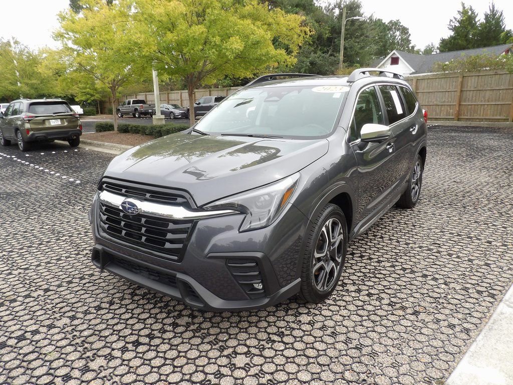 Used 2023 Subaru Ascent Limited w/ Technology Package image 3