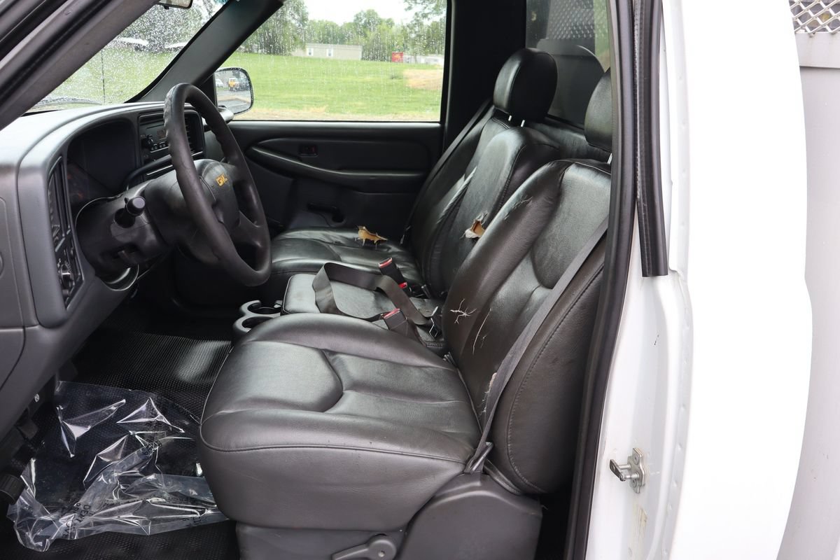 Used 2006 GMC Sierra 2500 W/T RWD image 23