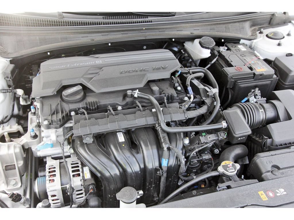 Certified 2026 Hyundai Elantra Sport FWD image 33