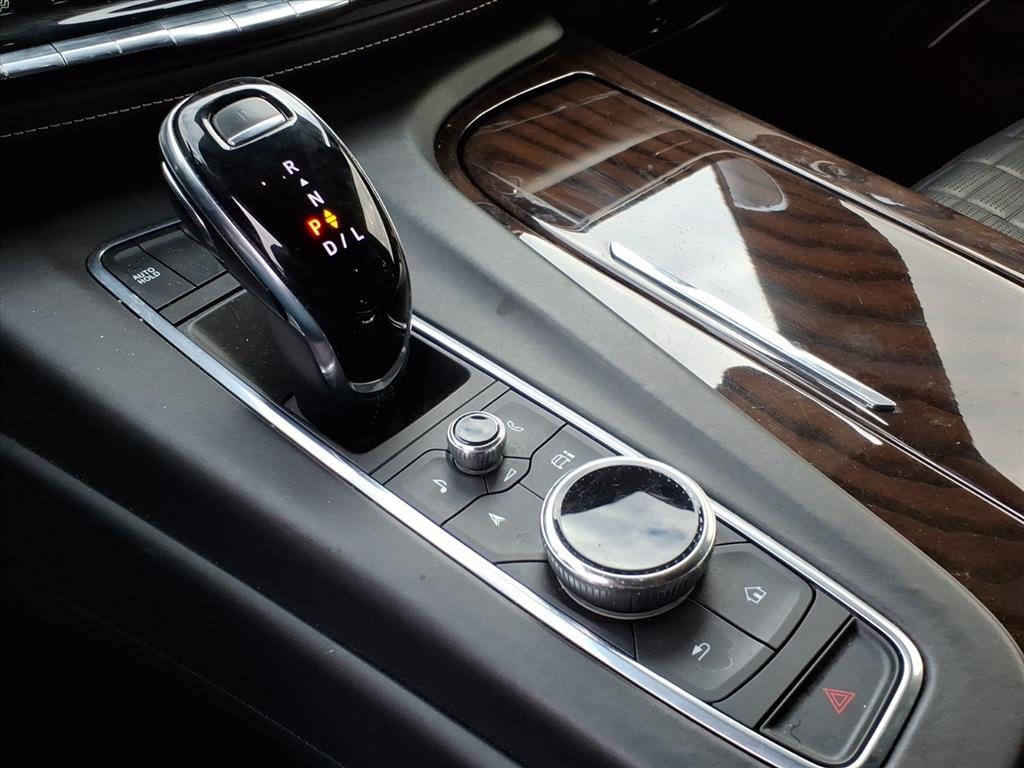 Used 2021 Cadillac Escalade Premium Luxury Platinum image 24