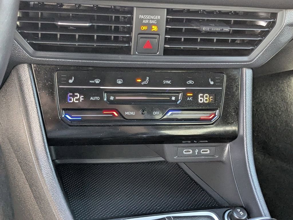 Used 2025 Volkswagen Jetta Sport image 23